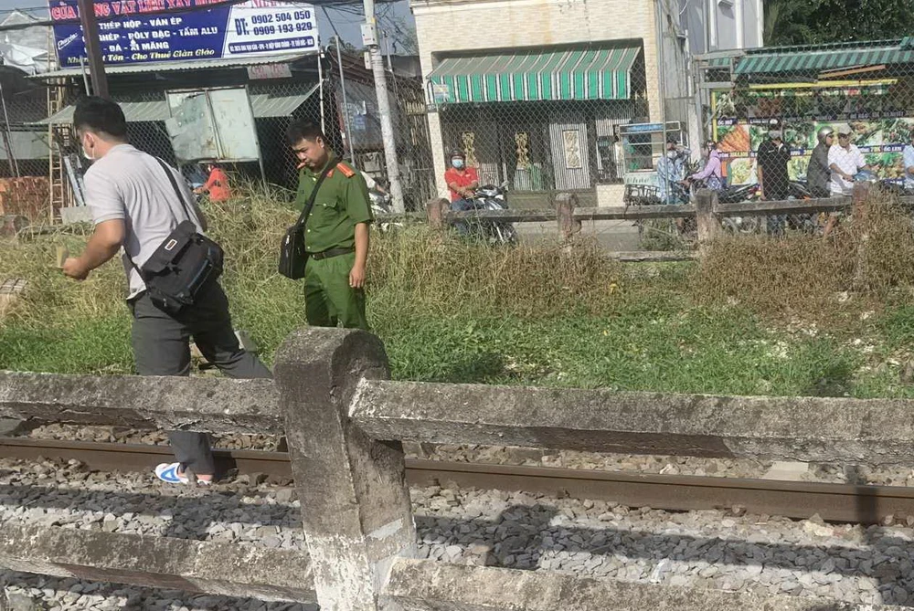 Người đàn ông lao vào tàu hỏa, bị cán tử vong