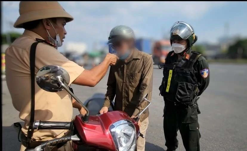 Anh thợ hồ có nồng độ cồn 1,045Mg/lít khí thở