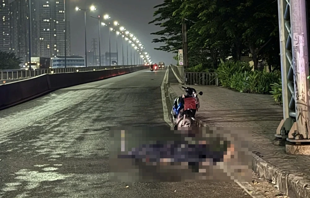 Công an tìm nhân chứng vụ cô gái tử vong cạnh xe máy ở cầu Sài Gòn