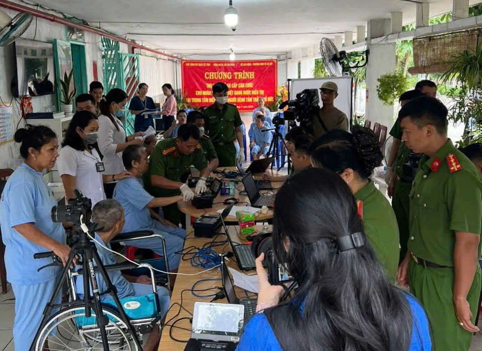 Công an TP Thủ Đức cấp gần 2000 giấy tờ tuỳ thân cho trường hợp đặc biệt, người bệnh tâm thần