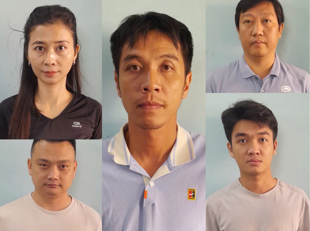 Công an quận Bình Thạnh bắt 5 người nhận cọc cho thuê căn hộ với nhiều người