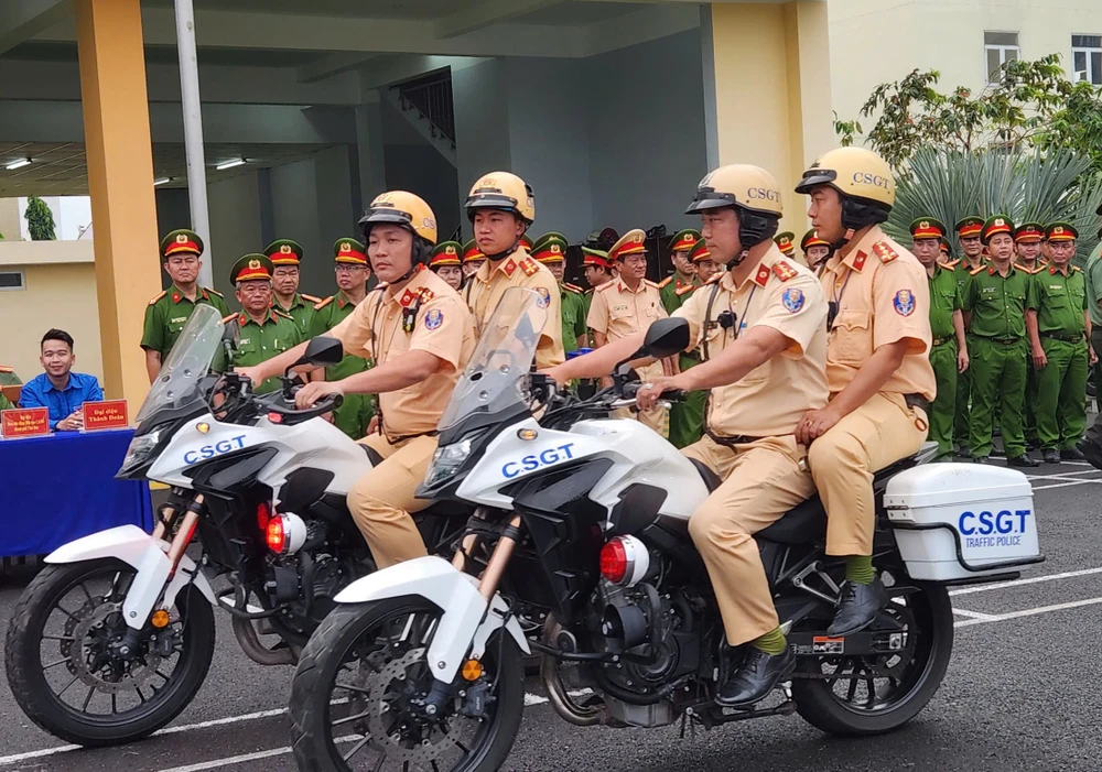 CSGT-ra quan-tran-ap-toi-pham.jpg