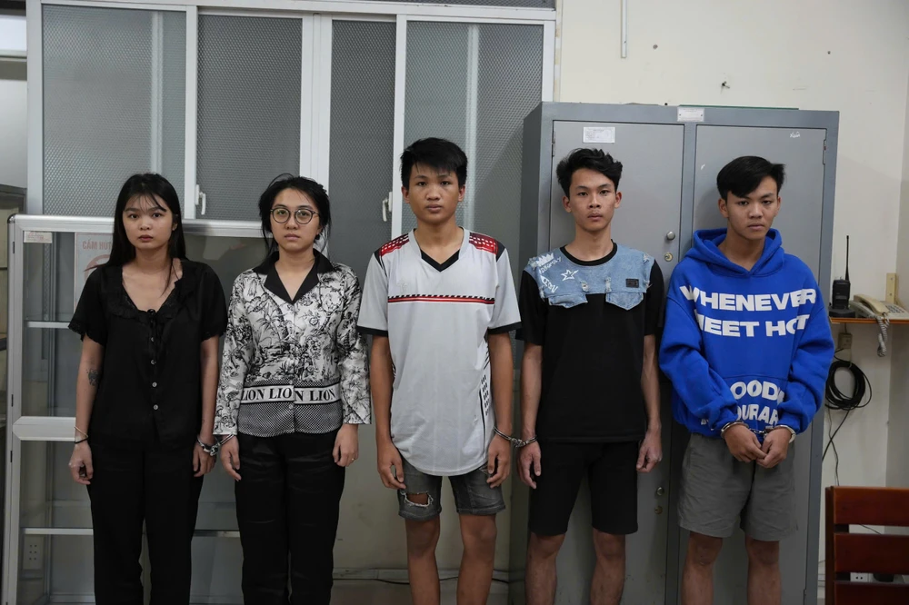 Khởi tố 5 người lừa bán gấu Baby Three rồi chiếm đoạt tiền cọc