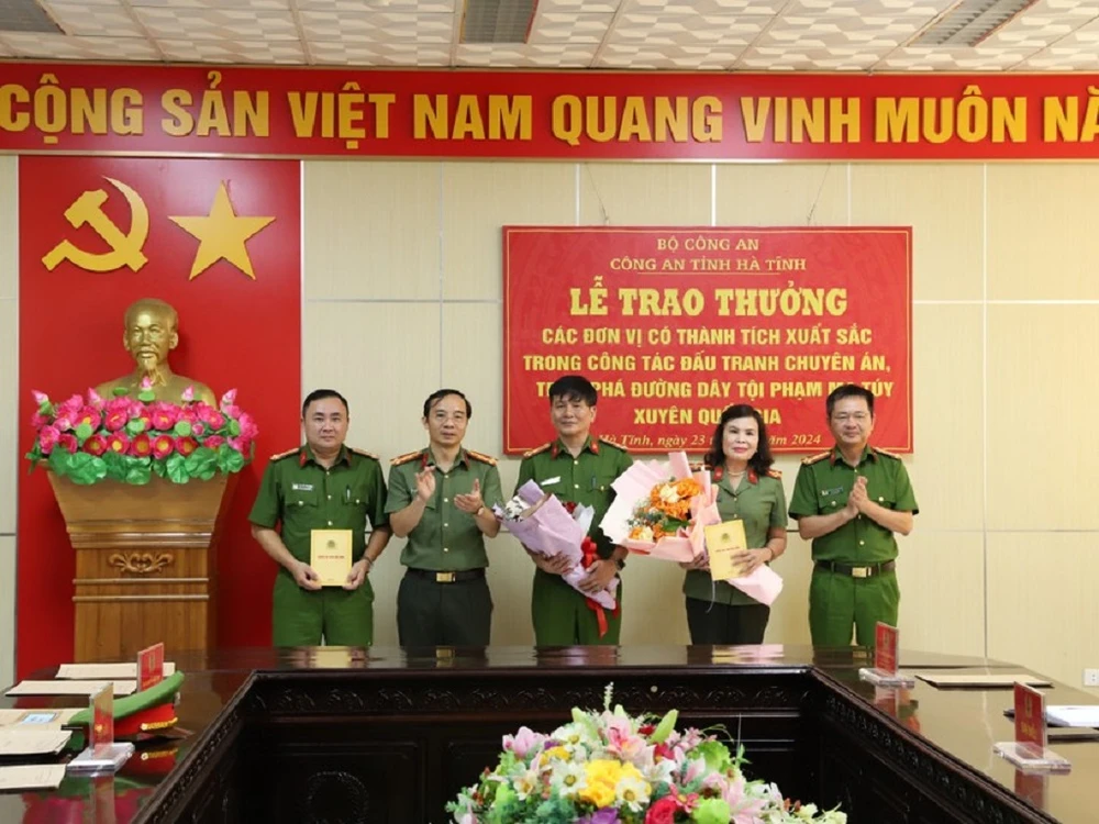 Pha-thanh-cong-vu-van-chuyen-hơn-200-kg-ma-tuy-vao-Viet-Nam-1.jpg