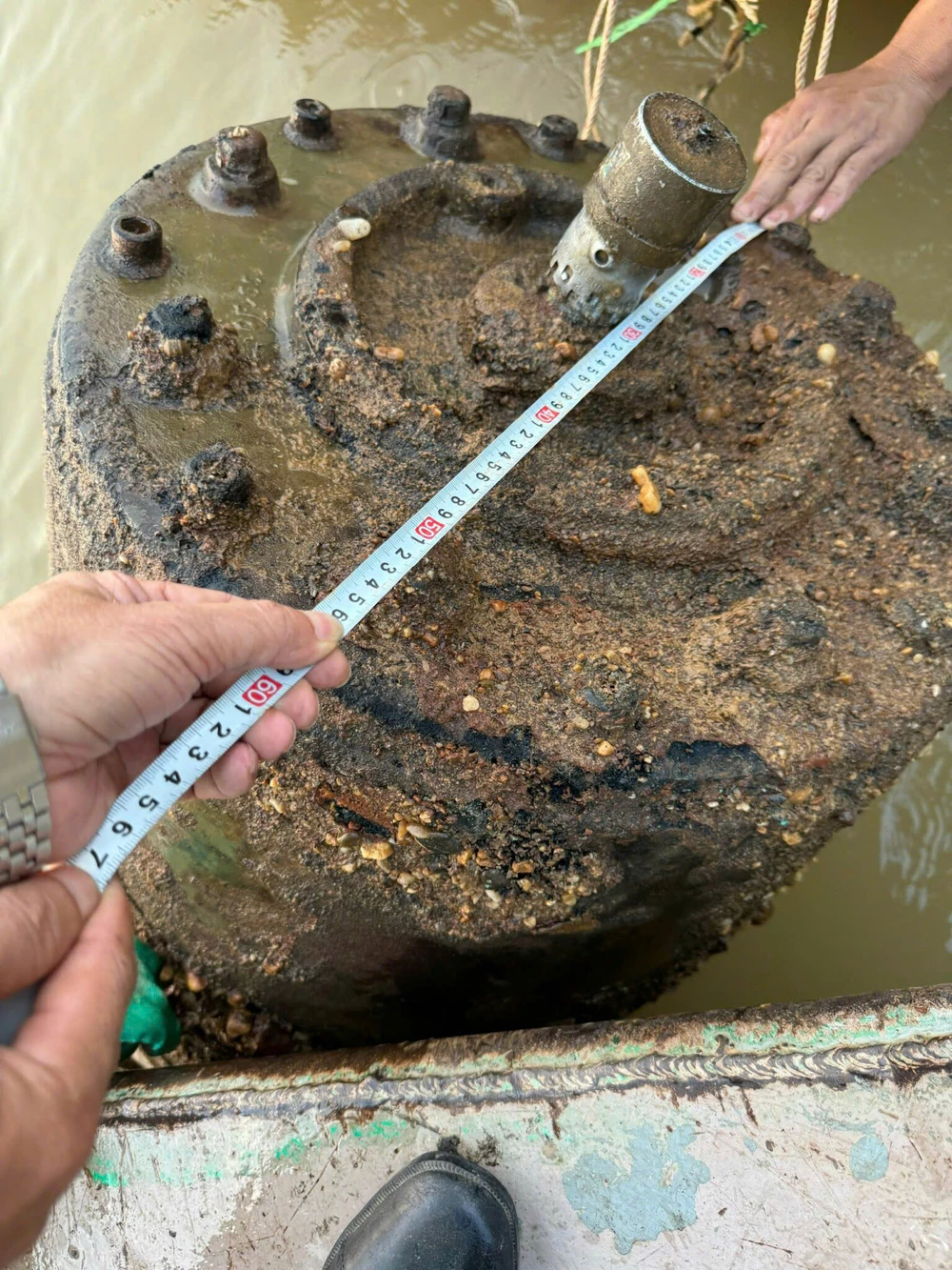 Quả bom mang số hiệu M118-3000 bảng do Mỹ sản xuất, cùng loại với quả bom Trung tâm công nghệ xử lý bom mìn, Binh chủng Công binh hủy ngòi nổ hôm 20-10.