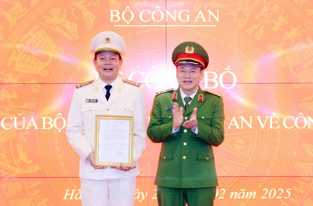 Đại tá Vũ Văn Tấn- tân Cục trưởng Cục Cảnh sát Quản lý hành chính về trật tự xã hội