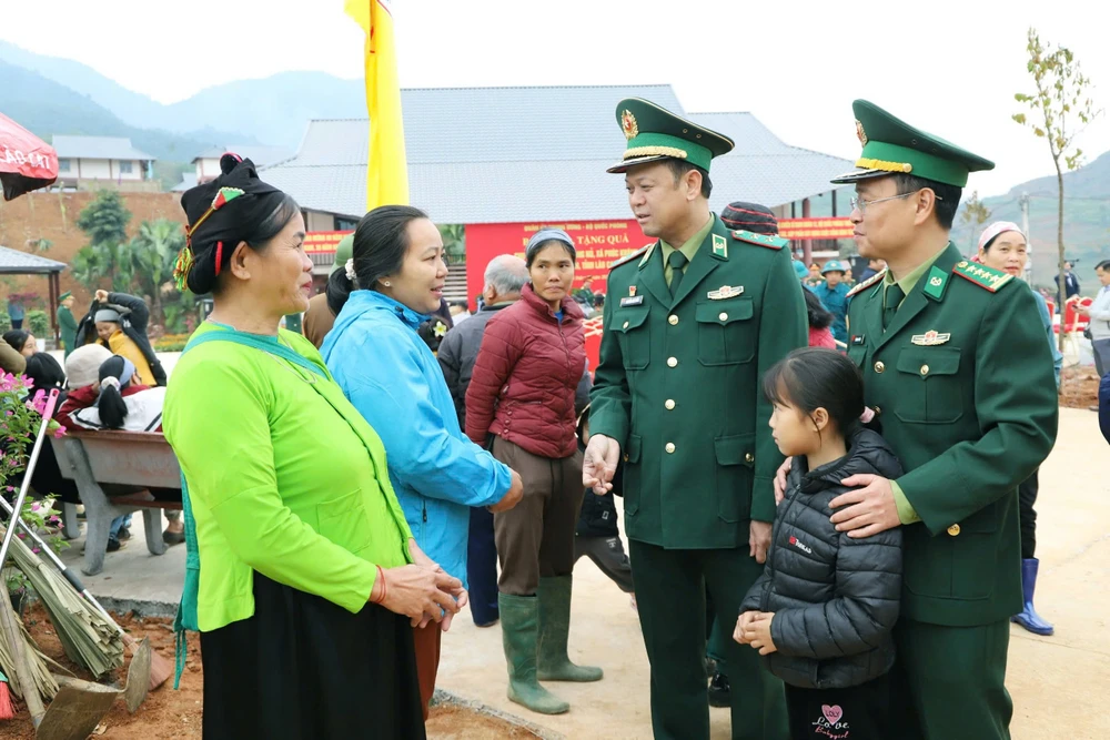 Xay-dung-the-tran-long-dan-vung-manh-ba0-ve-bien-gioi-quóc gia-1.jpg