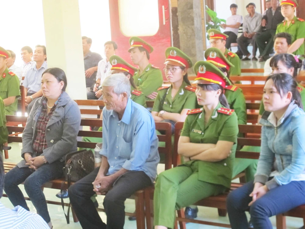 Lại hoãn xử phúc thẩm vụ công an đánh chết nghi can ở Phú Yên ảnh 4