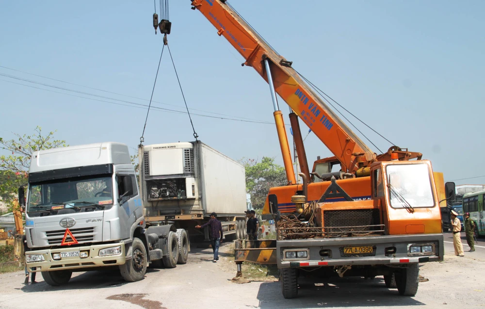 Sẽ xử lý tài xế đỗ xe làm tê liệt trạm cân 36 tiếng ảnh 1