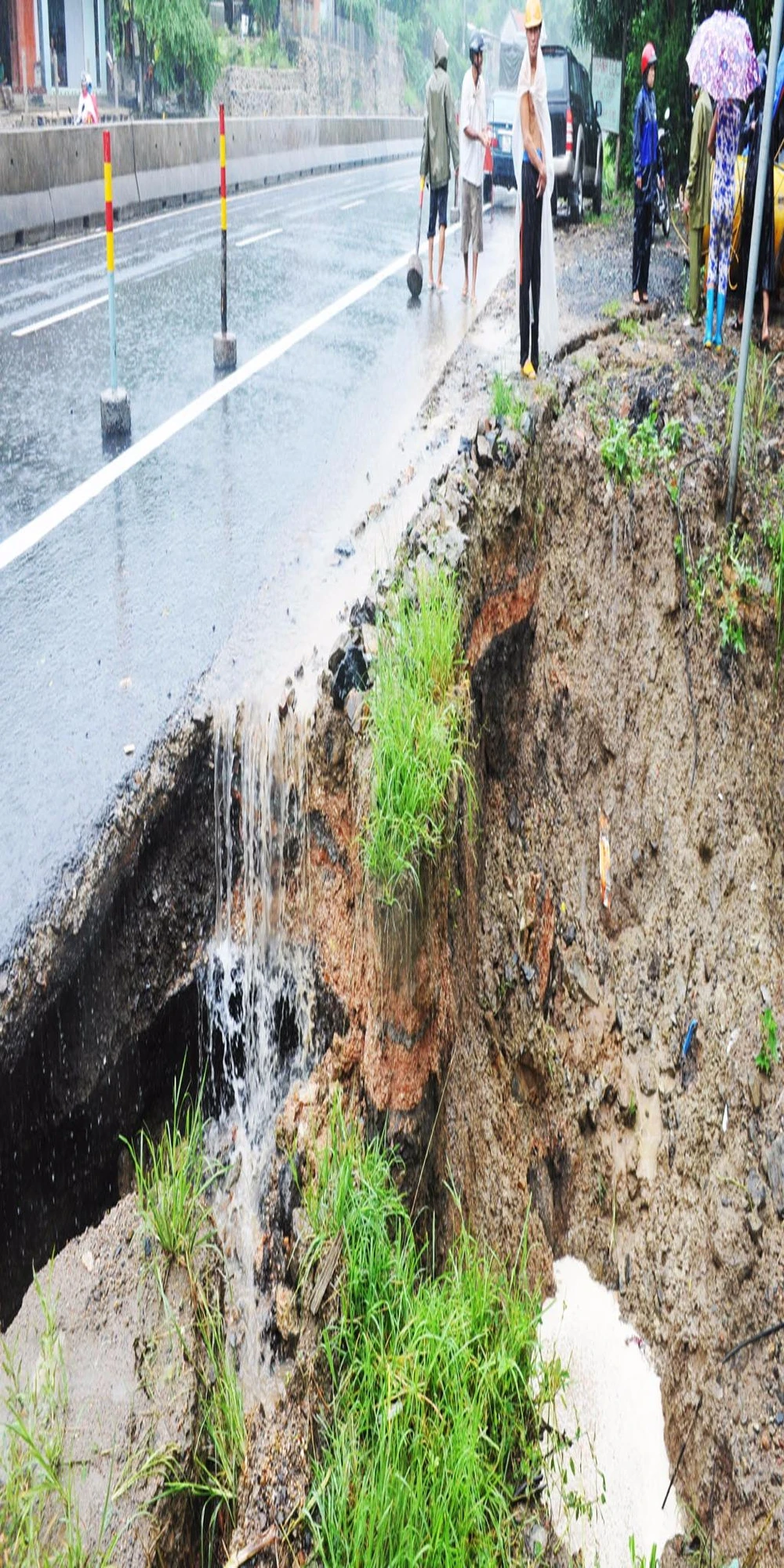 sạt lở quốc lộ 1