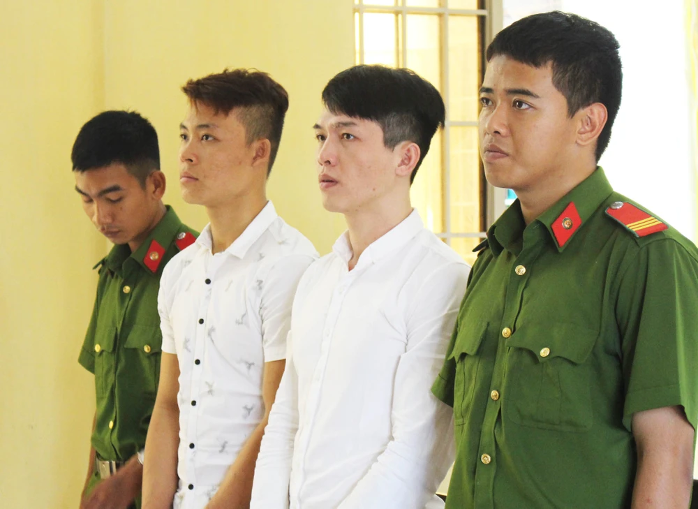 Phiên tòa rối loạn vì bị cáo… đủ 18 tuổi ảnh 3