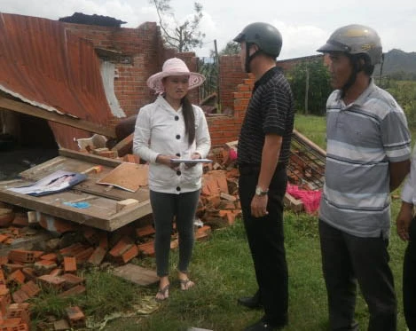 Trợ giúp khẩn cấp người dân vùng tâm bão ảnh 6