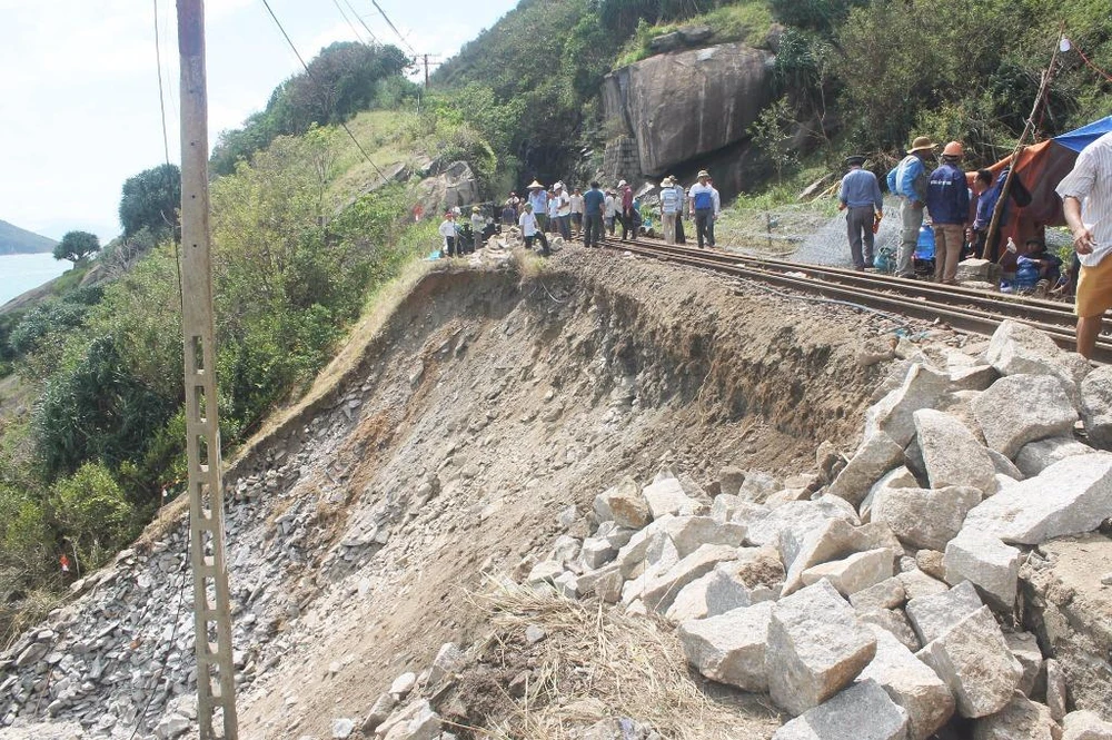 Đường sắt qua đèo Cả đã thông tuyến ảnh 2