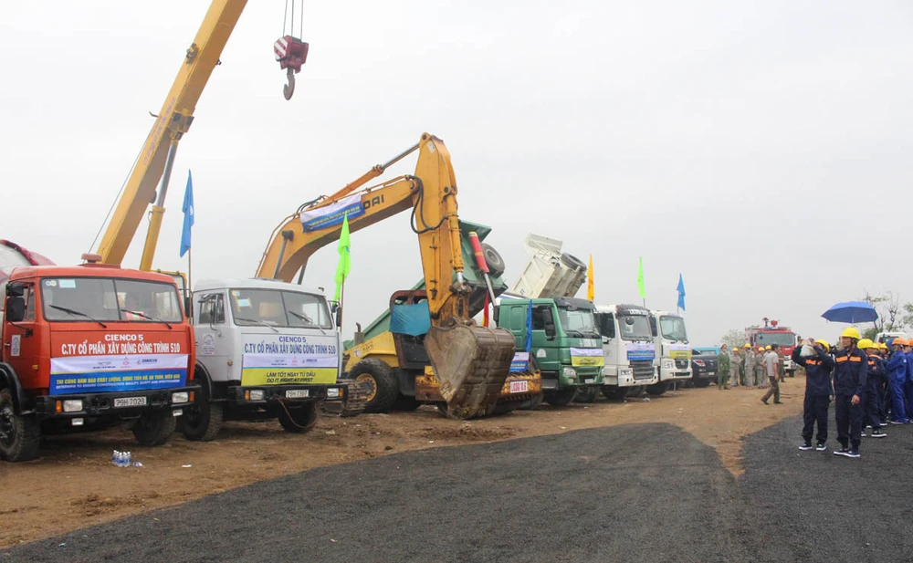 Thêm một cây cầu bắc qua sông dài nhất miền Trung ảnh 2