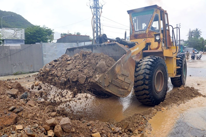 1 cháu bé tử vong do lũ ở Khánh Hòa ảnh 7