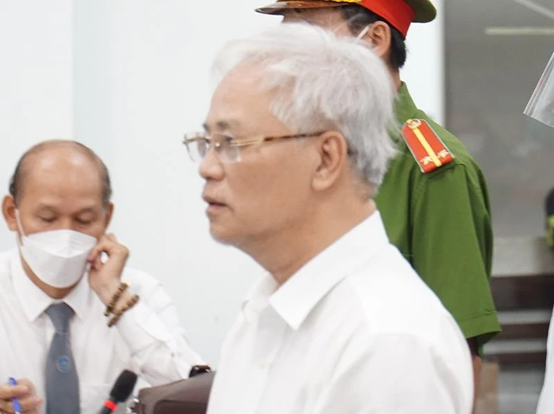 Bị cáo Lê Mộng Điệp, cựu Giám đốc Sở TN&amp;MT, bị phạt ba năm sáu tháng tù. Ảnh: LÊ HIỀN