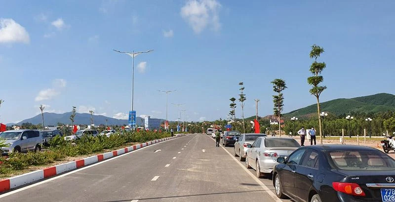 Đường ven biển đoạn từ cầu Lại Giang đến cầu Thiện Chánh được đưa vào sử dụng. Ảnh: TẤN LỘC