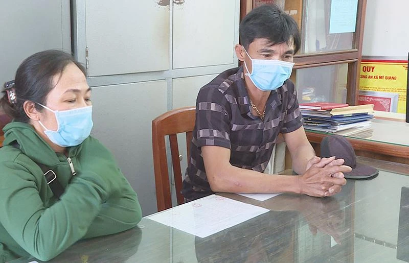 Lê Thị Kim Nhung và Đặng Ngọc Trường tại cơ quan điều tra. Ảnh: CA