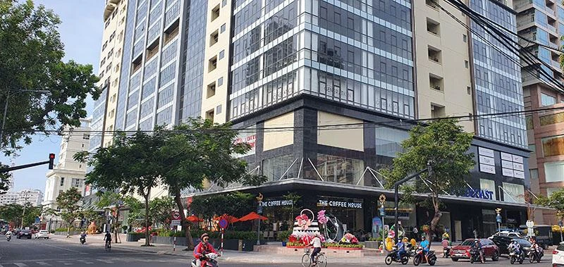 Khu đất trụ sở cũ Trường Chính trị Khánh Hòa hiện là cao ốc của Công ty CP Thanh Yến. Ảnh: TẤN LỘC