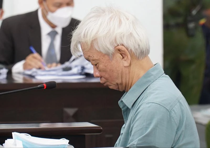 Ông Nguyễn Chiến Thắng, cựu Chủ tịch UBND tỉnh Khánh Hòa tại phiên tòa hồi tháng 4-2022. Ảnh: LÊ HIỀN