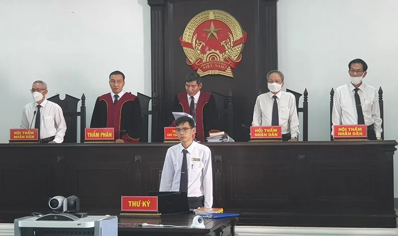 HĐXX tuyên án. Ảnh: TL