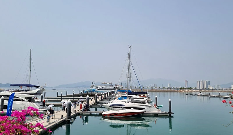 Khu vực cầu cảng đón các du thuyền. Ảnh: TL