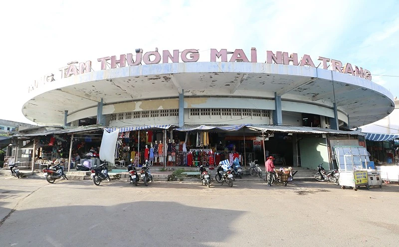Một góc chợ Đầm tròn Nha Trang. Ảnh: LX