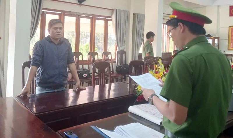 Giám đốc một doanh nghiệp khai thác cát ở Phú Yên bị khởi tố điều tra tội trốn thuế.