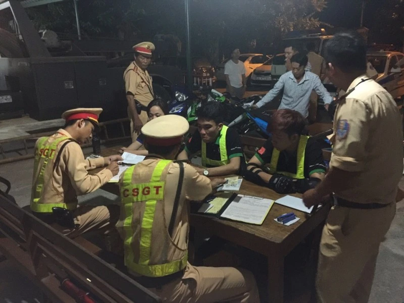 Xử lý hàng chục xe Exciter bám đuổi, cổ vũ nhóm xe 'phượt' Bắc - Nam ảnh 4