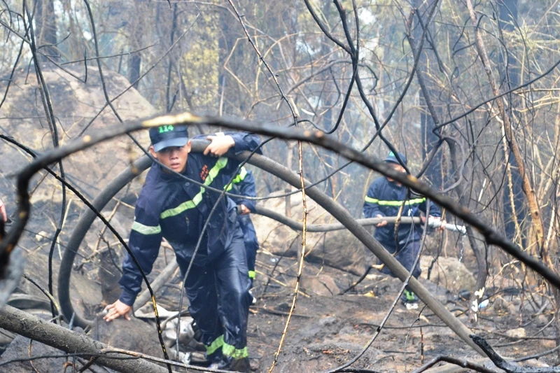 Kéo được dây nước từ vực lên cũng là một khâu khó khăn, mệt nhoài