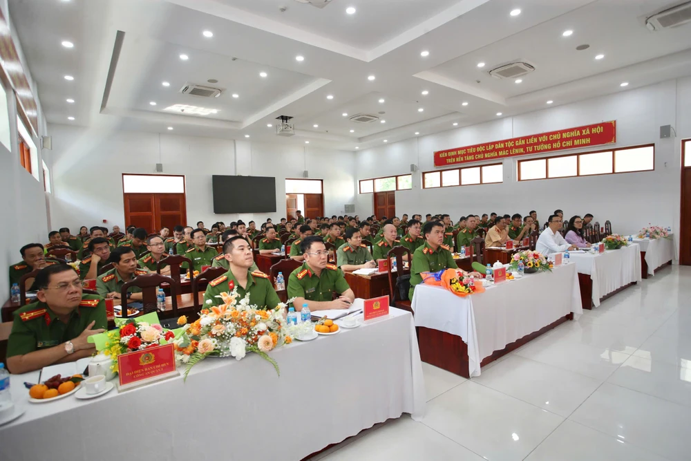 Công an TP.HCM thu giữ gần 10 tấn Xyanua sau gần 2 tháng tổng kiểm tra