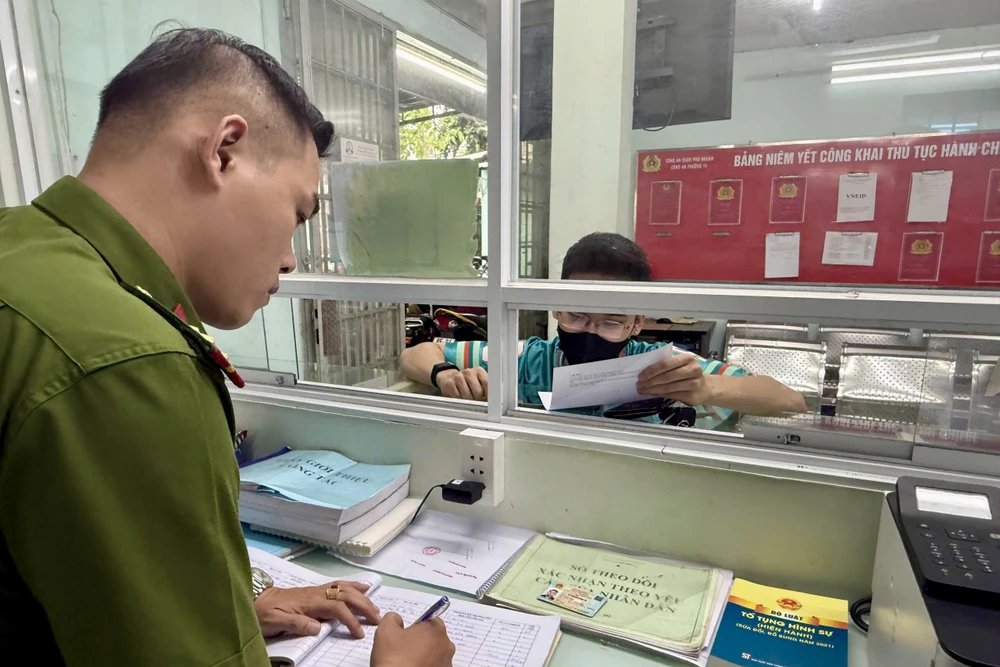 Chứng minh chỗ ở hợp pháp.jpeg