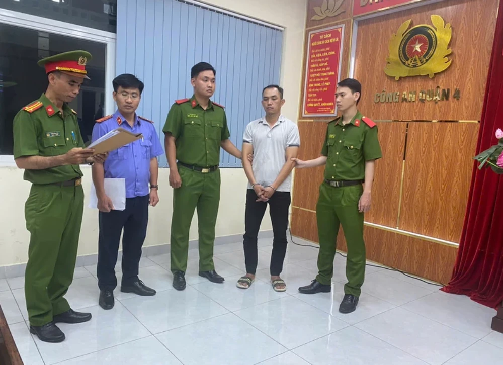 Đề nghị truy tố người đánh cô gái giữa đường ở quận 4