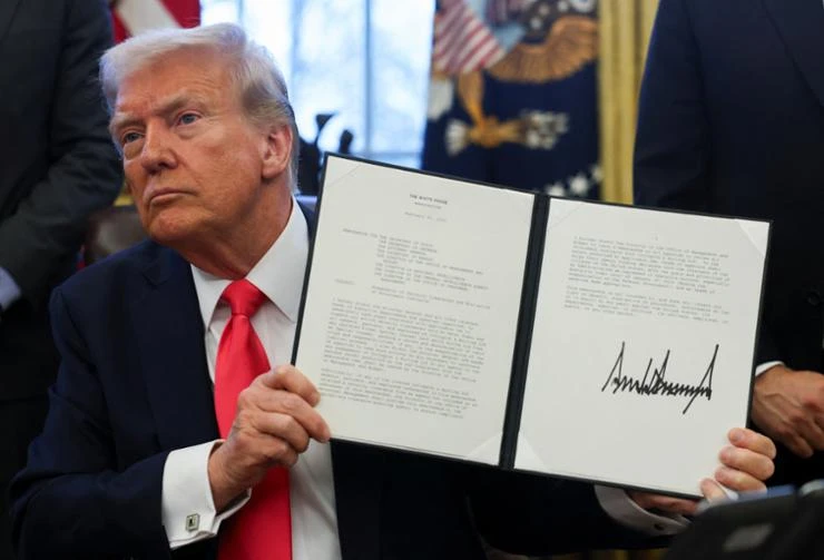 Chính quyền ông Trump tính huỷ chương trình thẻ xanh diện đầu tư EB-5