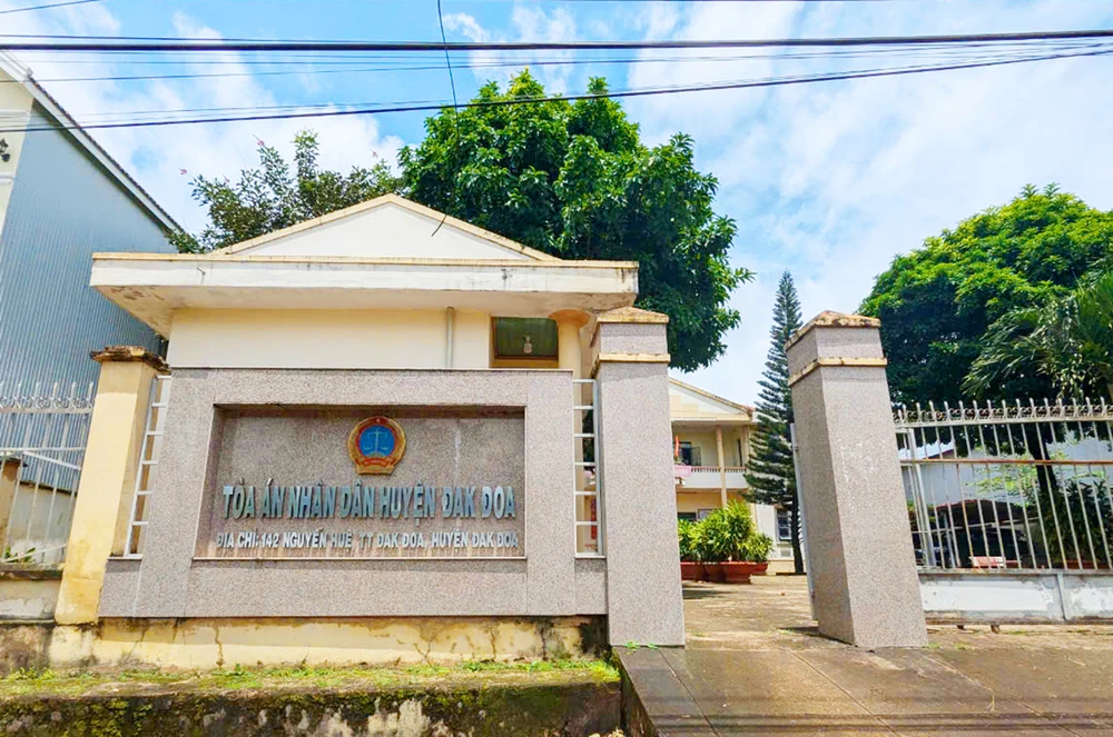 Cho thôi việc chánh án TAND huyện Đăk Đoa