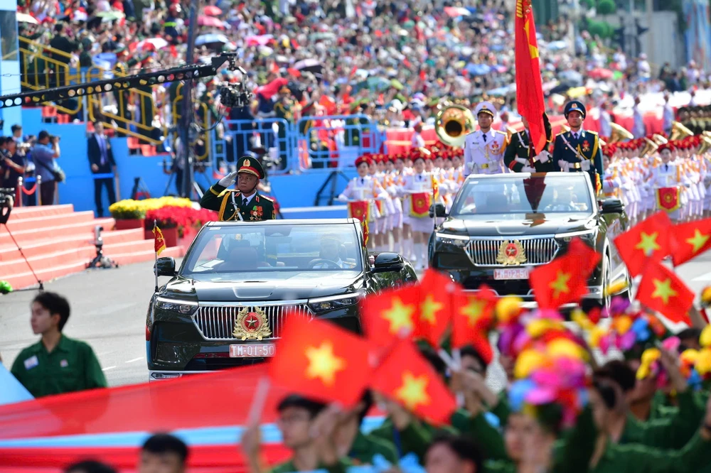 Có gì đặc biệt ở chiếc VF 9 mui trần phục vụ lễ diễu binh, diễu hành 30-4?