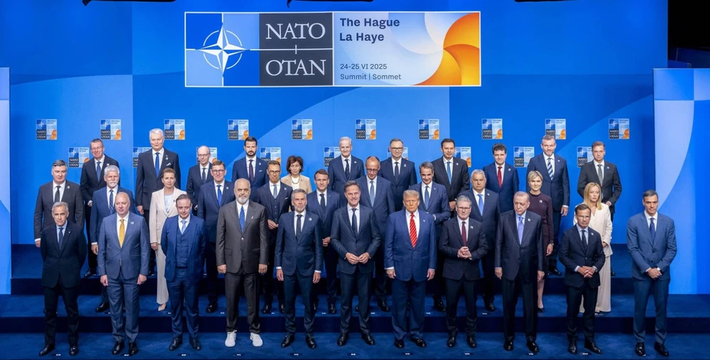 Thượng đỉnh NATO (Tổ chức Hiệp ước Bắc Đại Tây Dương) bế mạc với kết quả nổi bật là nhất trí sẽ tăng chi tiêu quốc phòng lên 5% GDP như đề xuất của Tổng thống Mỹ Donald Trump, từ mức 2% GDP trước đây.