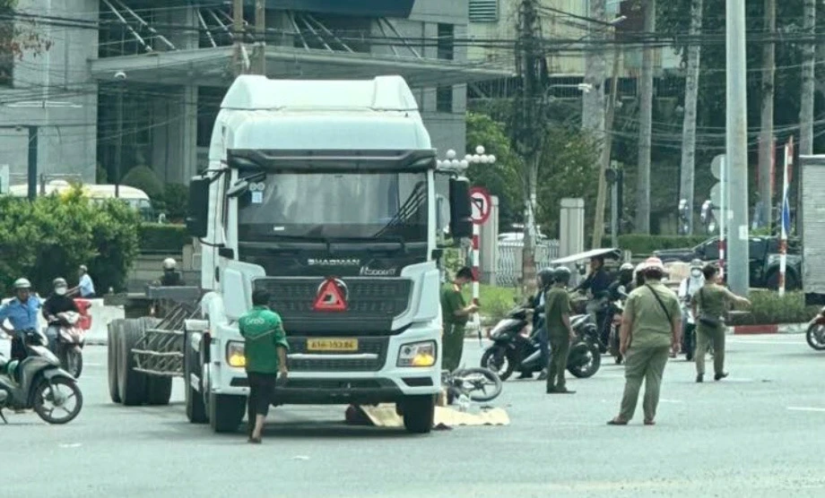 Người đàn ông tử nạn thương tâm tại ngã tư 'tử thần' ở Đồng Nai