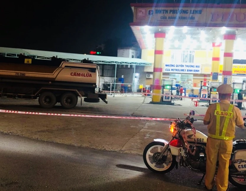 đâm chết người