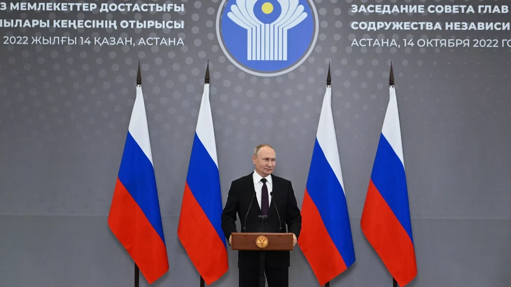 Tổng thống Nga Vladimir Putin tại một cuộc họp báo ở thủ đô Astana (Kazakhstan) ngày 14-10. Ảnh: SPUTNIK