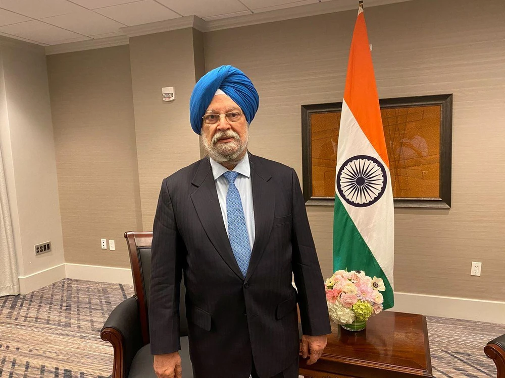 Bộ trưởng Dầu khí và Khí đốt tự nhiên Ấn Độ - ông Hardeep Singh Puri tại thành phố Houston, bang Texas (Mỹ) ngày 10-10. Ảnh: REUTERS