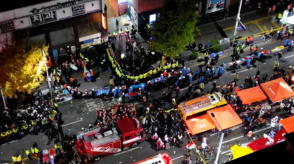 Hiện trường vụ giẫm đạp tại lễ hội Halloween ở Seoul, Hàn Quốc, vào ngày 30-10. Ảnh: YONHAP NEWS