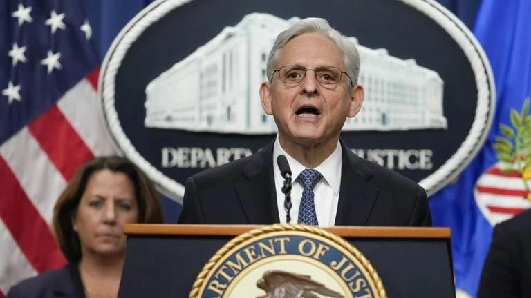 Bộ trưởng Tư pháp Mỹ Merrick Garland công bố công tố viên Jack Smith là công tố viên đặc biệt giám sát cuộc điều tra cựu Tổng thống Donald Trump ngày 18-11. Ảnh: AP