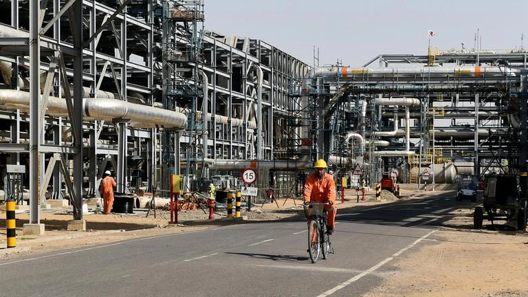 Ấn Độ dự kiến tiếp tục là khách hàng lớn nhất của dầu Nga. Ảnh: AFP