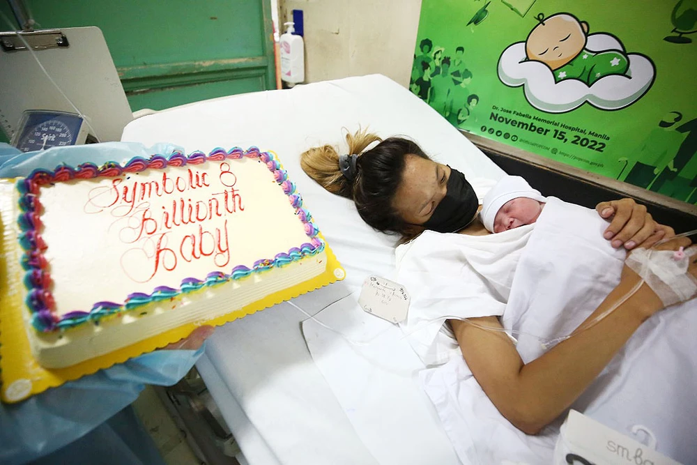 Ngày 15-11, bé gái Vinice chào đời ở thủ đô Manila, Philippines và trở thành công dân thứ 8 tỉ của thế giới. Ảnh: PHILIPPINES STAR