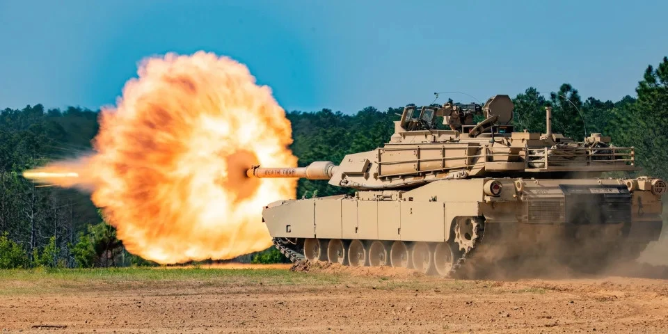 Một chiếc M1A2 Abrams tại trường quân sự Fort Benning, bang Georgia (Mỹ) ngày 29-4-2022. Ảnh: QUÂN ĐỘI MỸ Một chiếc M1A2 Abrams tại trường quân sự Fort Benning, bang Georgia (Mỹ) ngày 29-4-2022. Ảnh: QUÂN ĐỘI MỸ