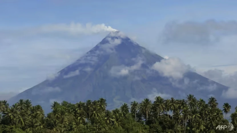 Núi lửa Mayon ở miền Trung Philippines. Ảnh: AFP