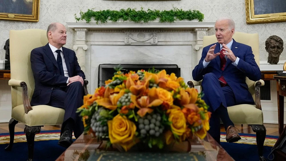 Tổng thống Joe Biden (phải) và Thủ tướng Đức Olaf Scholz tại Phòng Bầu dục của Nhà Trắng ở thủ đô Washington D.C, (Mỹ) ngày 3-3. Ảnh: CNN