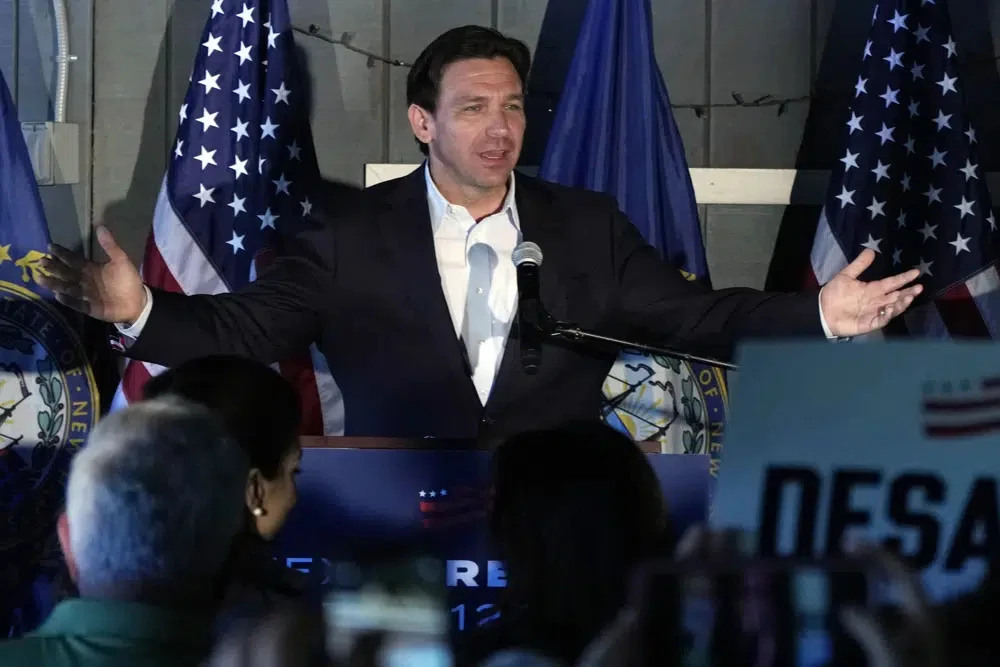 Thống đốc bang Floria - Ron DeSantis tại chiến dịch tranh cử ở bang New Hampshire (Mỹ) ngày 1-6. Ảnh: AP