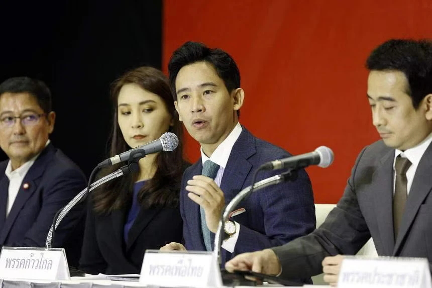 Ông Pita Limjaroenrat phát biểu tại trụ sở đảng Vì nước Thái hôm 6-6. Ảnh: EPA-EFE